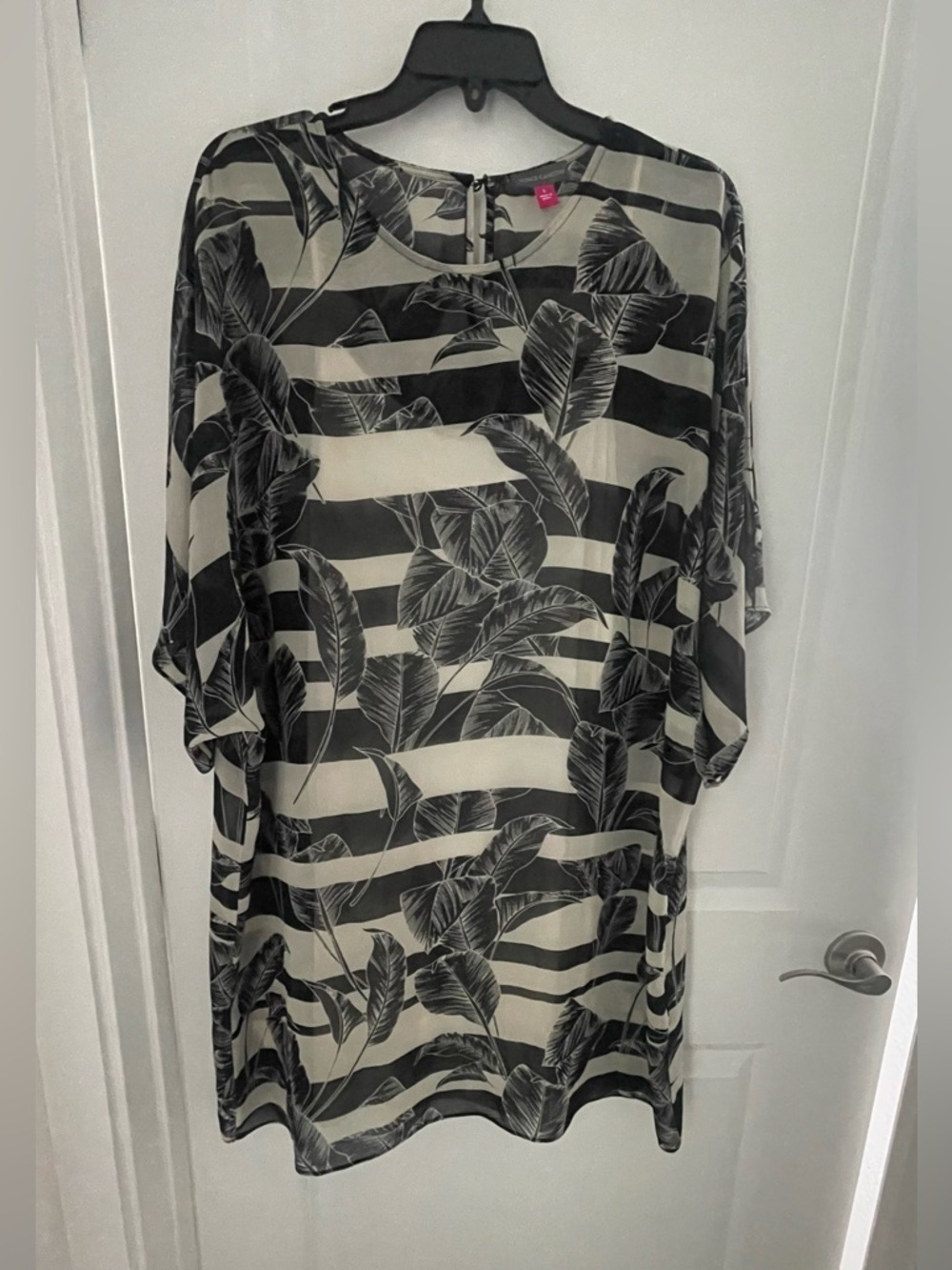 Vince Camuto Black and Cream Striped Leaf Print Dress sz L